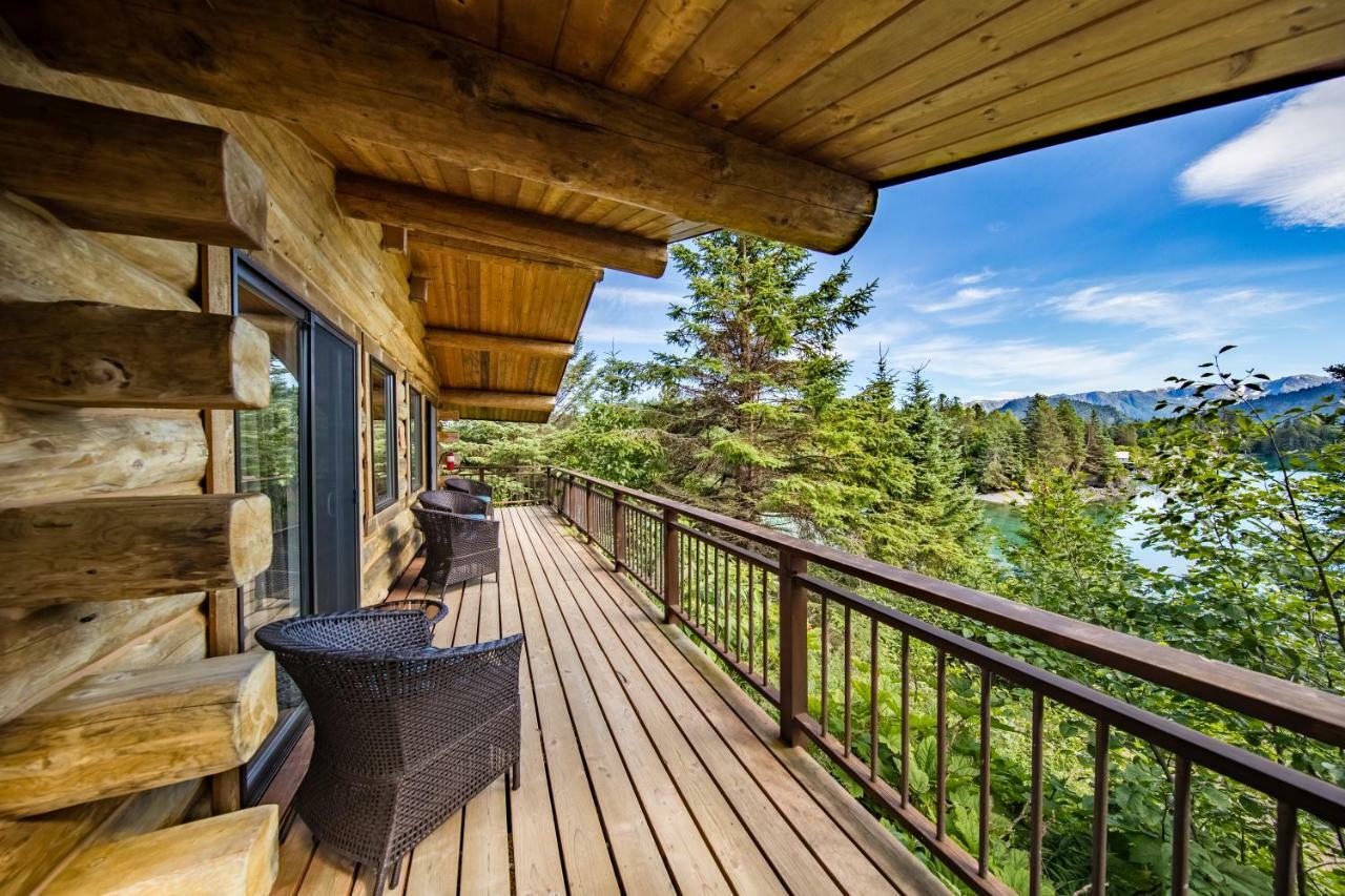 Stillpoint Lodge - All-Inclusive Halibut Cove Экстерьер фото